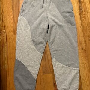 ALO Yoga Heather Gray Jogger Pants